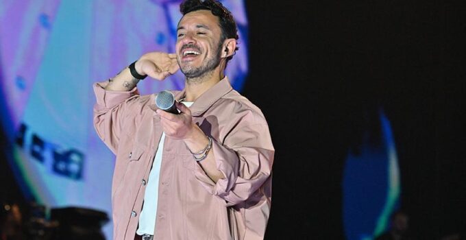 Van'da Buray rüzgarı esti! Festival konserine yoğun ilgi