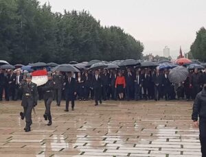 YENİ Parti Genel Başkanı Özgür Özel, PM ve YDK üyeleriyle birlikte Anıtkabir’i ziyaret etti… Özel: “Kuşatılan mirası koruma görevi, YENİ Parti’nin kadrolarına emanettir”