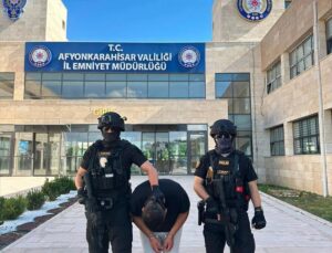 Afyonkarahisar’da FETÖ’nün suikast timinin firarisiyle irtibatlı olduğu belirlenen şüpheli tutuklandı