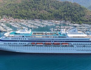 “Astoria Grande” kruvaziyeri 398 yolcusuyla Marmaris’e geldi