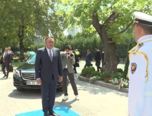 Bakan Çiftçi, Kırgızistanlı Mevkidaşıyla Suçla Mücadele ve FETÖ Uyarısını Ele Aldı