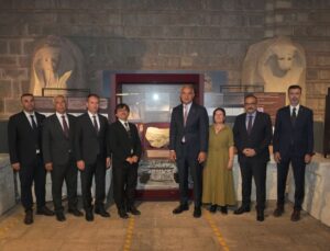 Bakan Ersoy Hitit Sergisini Gezdi