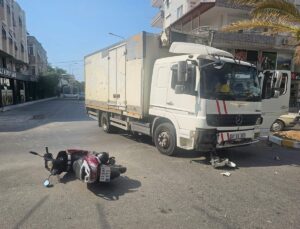 Bozyazı’da Motosiklet-Kamyonet Çarpıştı: 1 Yaralı