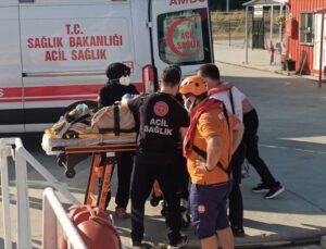 Çanakkale’de gemi personeli sağlık ekiplerince tahliye edildi