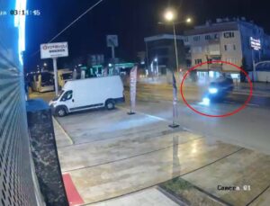 Çiftlikköy’de Takla Atan Otomobilin Sürücüsü Yaralandı