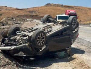 Cizre’de Otomobil Devrildi: Federasyon Başkanı Yaralandı