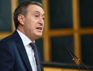DEM Parti Eş Genel Başkanı Bakırhan, özel ofisine İHA saldırısı düzenlenen Barzani ile görüştü