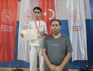 Elazığlı Karateci Arıkan, Türkiye Şampiyonu Oldu