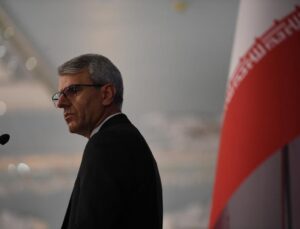 İran, BAE’nin Füze İddialarını Reddetti