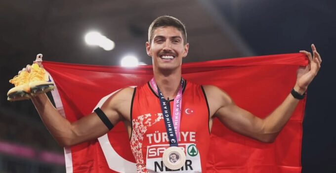 İsmail Nezir’den tarihi bronz madalya