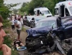 Kandıra’da İki Otomobil Çarpıştı: 6 Yaralı