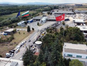Kapıkule’de Son 3 Yılın Araç Çıkış Rekoru Kırıldı