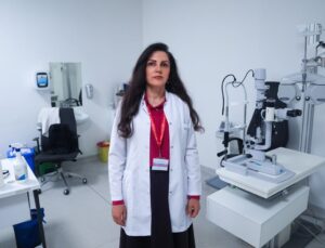 Kontakt lensle denize ve havuza girme uyarısı