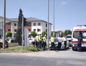 Kütahya’da motosiklet otomobile çarptı: 1 yaralı