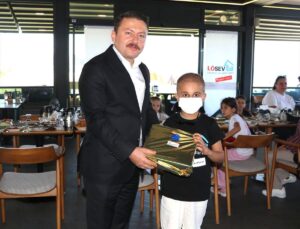 Lapseki’de Lösemili Çocuklar İçin Moral Etkinliği