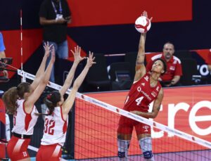 Milliler Polonya’ya 3-2 mağlup, son 16’da Azerbaycan rakibi