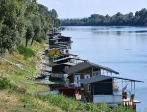 Sava Nehri Üzerinde Yüzen Evler: Hırvatistan’da Sıradışı Yaşam