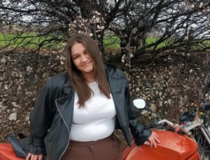 Tefenni’de Motosiklet-Otomobil Çarpışması: 18 Yaşındaki Sürücü Hayatını Kaybetti