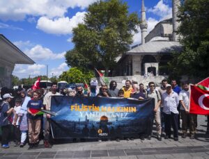 Üsküdar’da Filistin Konvoyu’na Destek