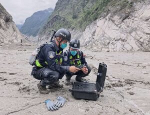Xizang’da Heyelan: Arama Kurtarma Ekipleri Zamana Karşı Yarışıyor
