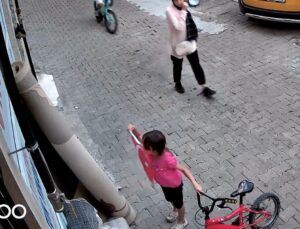 7 yaşındaki Nehir’in bayrak sevgisi kamerada