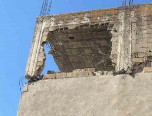 Adıyaman’da ağır hasarlı binalar 3 yılı aşkın süredir yıkılmayı bekliyor