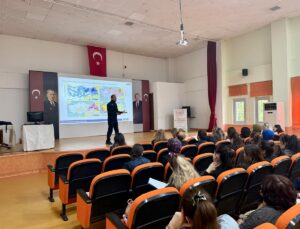 AFAD eğitmenleri Tekirdağ’da çocuk ve sevgi evleri personeline afet eğitimi verdi