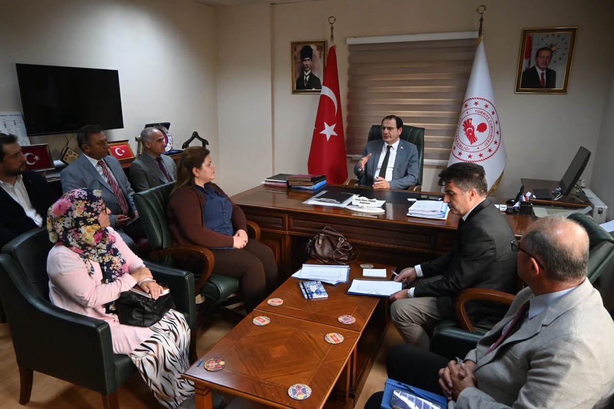 Afyonkarahisar Çay’da özel eğitim projeleri Kaymakam Türker başkanlığında görüşüldü