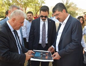 AK Partili Vekil Nasıroğlu, Gercüş’e yapılacak 5 dönümlük Gençlik Merkezi’ni inceledi