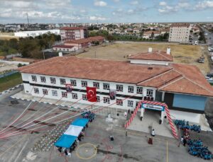 Aksaray Valisi Duru, hayırsever iş insanının yaptırdığı okulun açılışını gerçekleştirdi