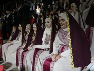 Albüm: Batı Şeria’da 88 çift toplu nikah töreniyle dünyaevine girdi