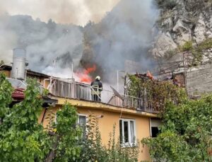 Amasya’da pekmez ocağı yangınını tatbikata giden itfaiye söndürdü