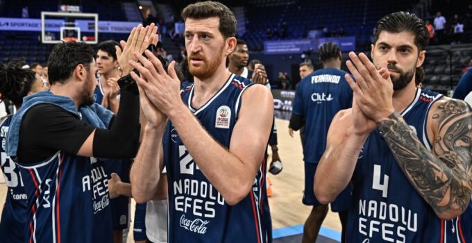 Anadolu Efes ilk galibiyetini almak için Madrid’i konuk edecek!
