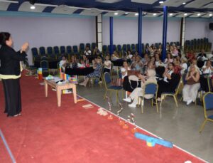 Anamur’da oyun temelli öğrenme konferansı öğretmenlerle buluştu