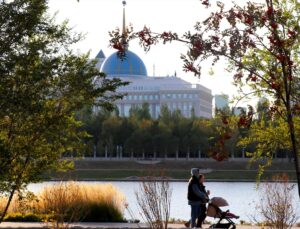 Astana’da Cumhurbaşkanlığı Parkı sonbahar renkleriyle ziyaretçi akınına uğruyor