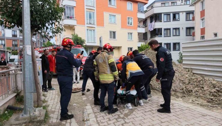 Avcılar’da yaşlı kadın yürürken rögar kapağı açıldı! 4 metrelik çukura düştü