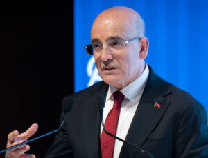 Bakan Şimşek’ten fon açıklaması: Sistemik bir risk söz konusu değil