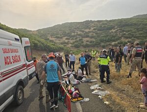 Bingöl’de minibüs şarampole devrildi: 10 yaralı