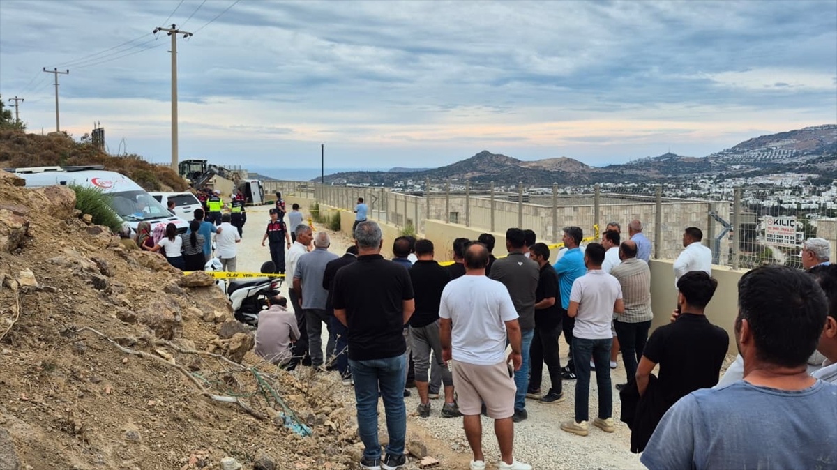 Bodrum’da kontrolden çıkan kamyonet devrildi, 15 yaşındaki sürücü hayatını kaybetti