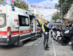 Burdur’da motosikleti devrilen sürücü Burdur Devlet Hastanesine kaldırıldı
