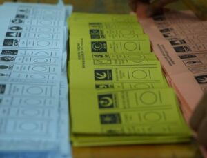 Büyükşehir belediye başkanları anketinde dikkat çeken sonuç! İlk iki sıra aynı partiden