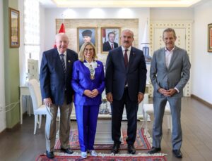 Çanakkale Valisi Toraman’a Kanada heyetinden ziyaret