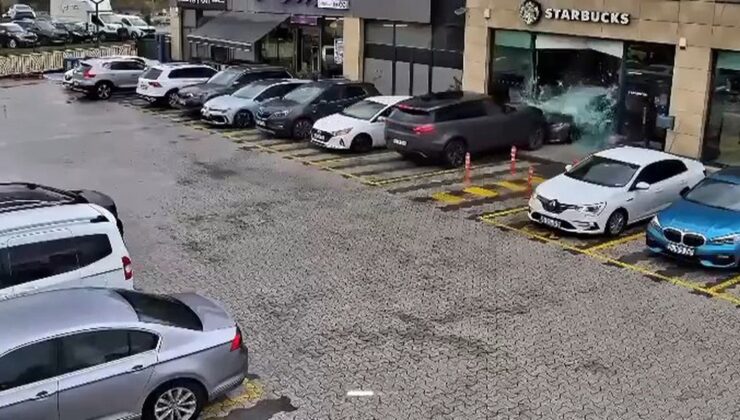 Çekmeköy’de AVM otoparkında kontrolden çıkan cip, otomobille birlikte kafeye girdi