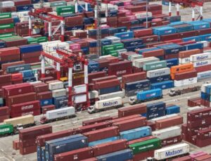 Çin’den 193.7 milyar dolar cari fazla