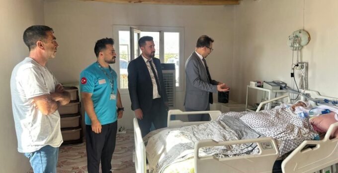 Cizre’de Başhekimlerden Evde Sağlık Hizmeti Ziyareti