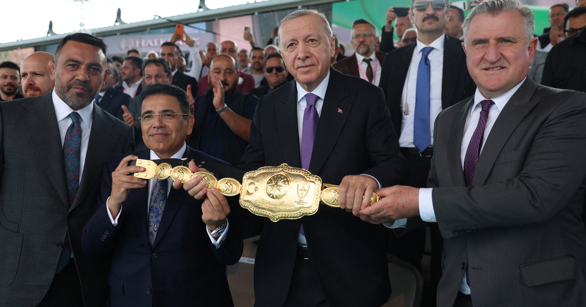 Cumhurbaşkanı Erdoğan Atatürk Havalimanı’ndaki final müsabakasını izledi