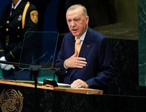 Cumhurbaşkanı Erdoğan, BM Genel Kurulu kürsüsünde Sezai Karakoç’un şiirini okudu