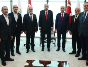 Cumhurbaşkanı Erdoğan, HÜDAPAR Genel Başkanı Yapıcıoğlu’nu kabul etti