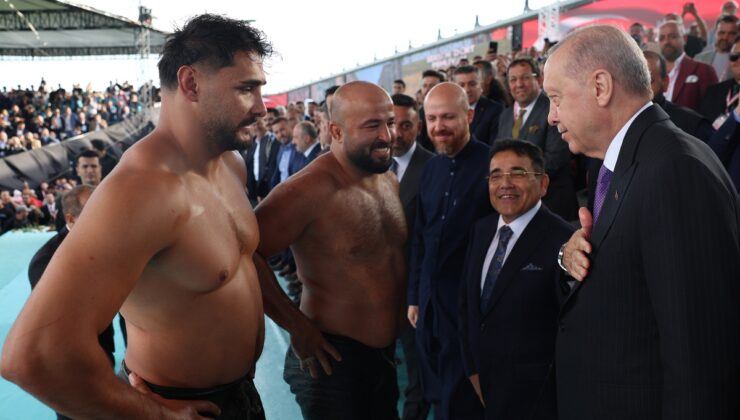 Cumhurbaşkanı Erdoğan, Yağlı Güreş Cumhurbaşkanlığı Kupası final mücadelelerini izledi