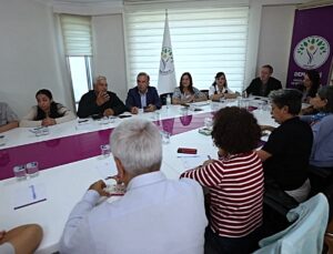 DEM Parti MYK, Hatimoğulları ve Bakırhan başkanlığında görev dağılımını belirledi